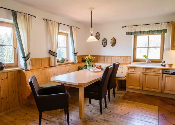 Bauernhof Thurnummerstall בית חווה הולרבאך איםפינצגאו